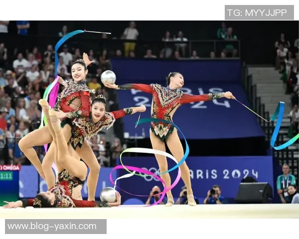 贺希宁微微一笑展现自信气场助力团队稳操胜券 贺希宁微微一笑展现自信气场助力团队稳操胜券