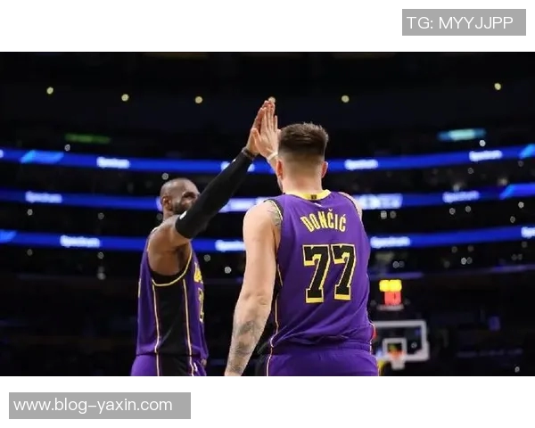 张佳玮分析詹姆斯持球策动减少原因东契奇分担责任与启动困难并存 张佳玮分析詹姆斯持球策动减少原因东契奇分担责任与启动困难并存