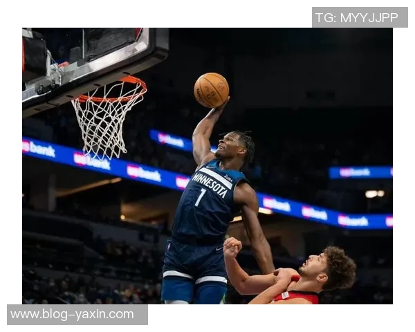 爱德华兹半场状态低迷仅得7分四项数据表现平平引发关注