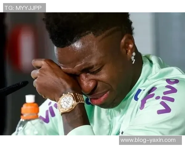 维尼修斯情绪失控引发启蒙教练关注期待他更成熟的表现